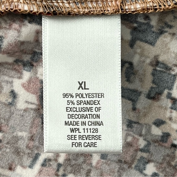 Brown Tan Wrap Top Size XL Abstract Artsy 3/4 Sleeve Dressbarn Blouse V-Neck LNC - Picture 11 of 12